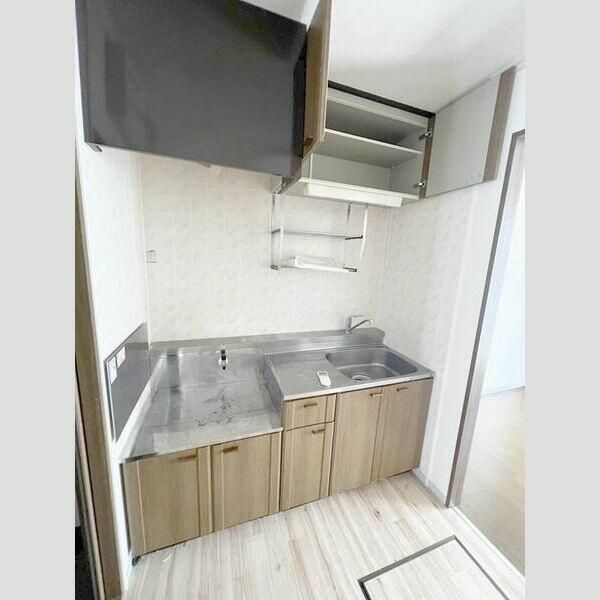 鈴木町メゾネットのキッチン