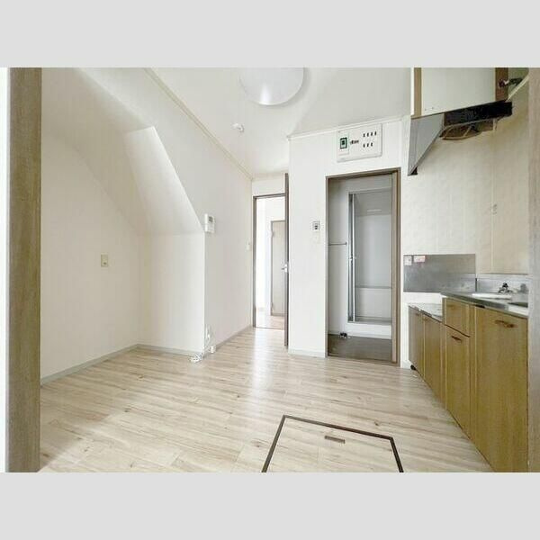 鈴木町メゾネットのキッチン