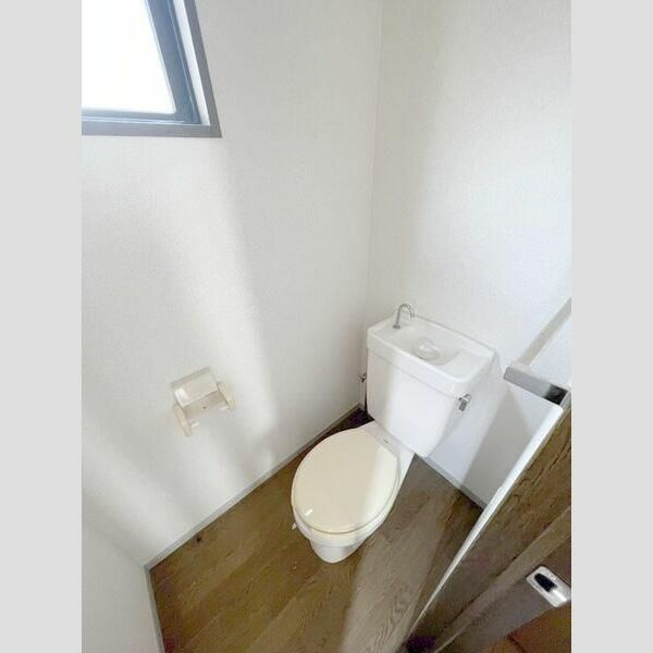 鈴木町メゾネットのトイレ