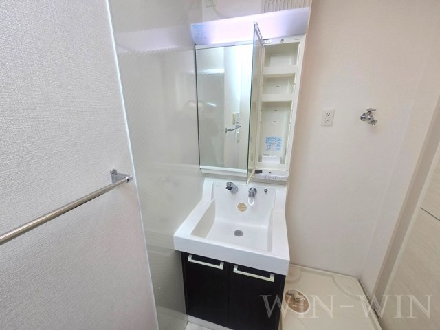 ガーデン・アカシアの独立洗面台|イメージ（同建物内別部屋の写真です）