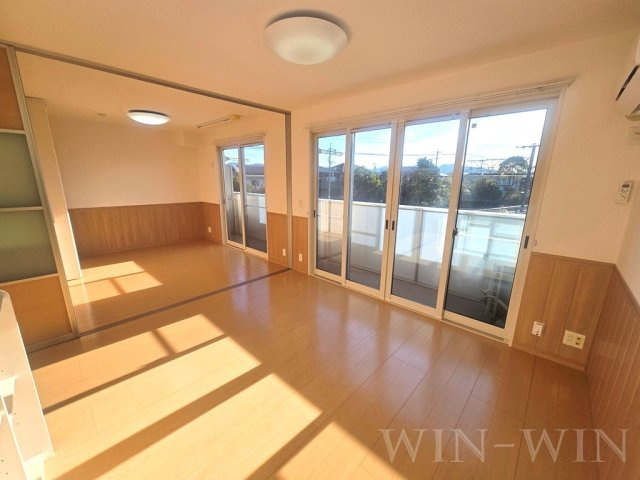 ガーデン・アカシアの居間・リビング|イメージ（同建物内別部屋の写真です）