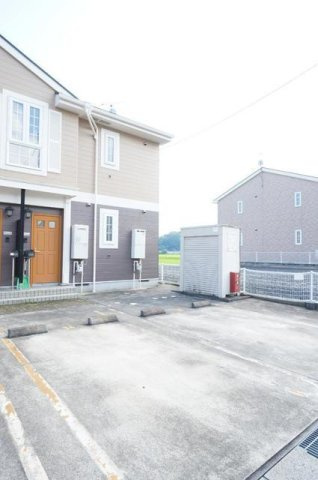 ブルースカイⅣの駐車場