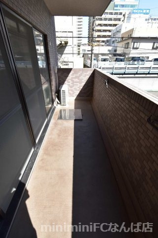 パレーシャル難波のバルコニー