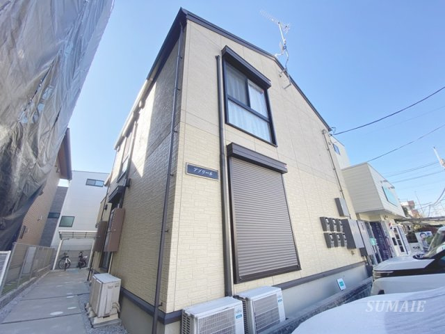 アブリールの外観