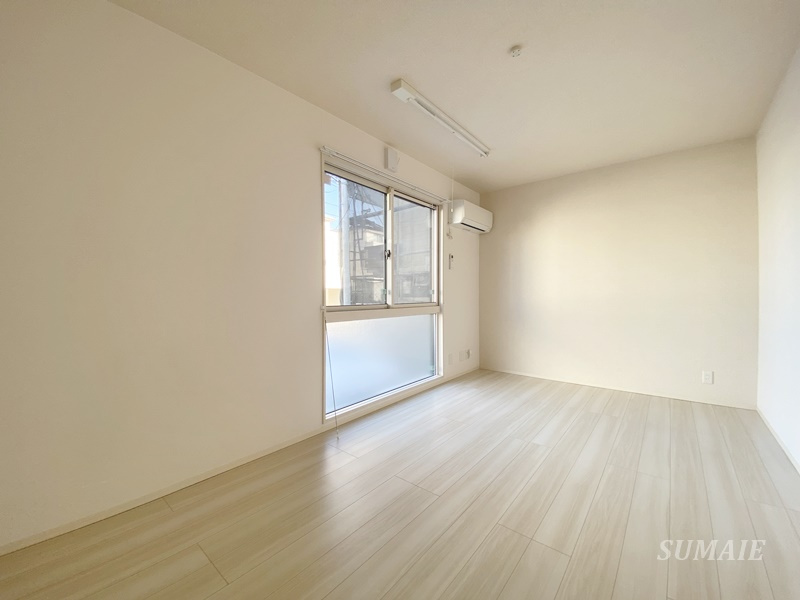 アブリールの寝室|シンプルな内装☆