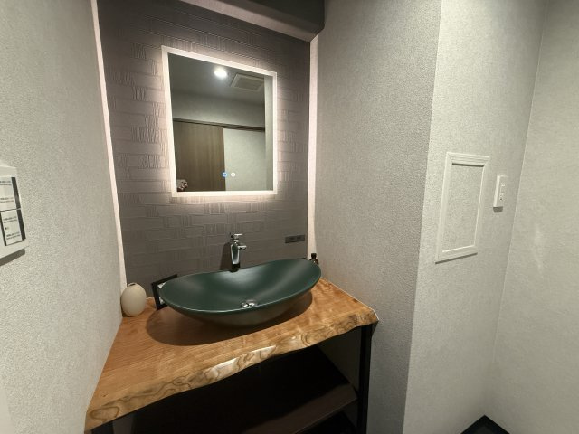 ヴィルヌーブ大津膳所　天然木フルリノベーションのバルコニー