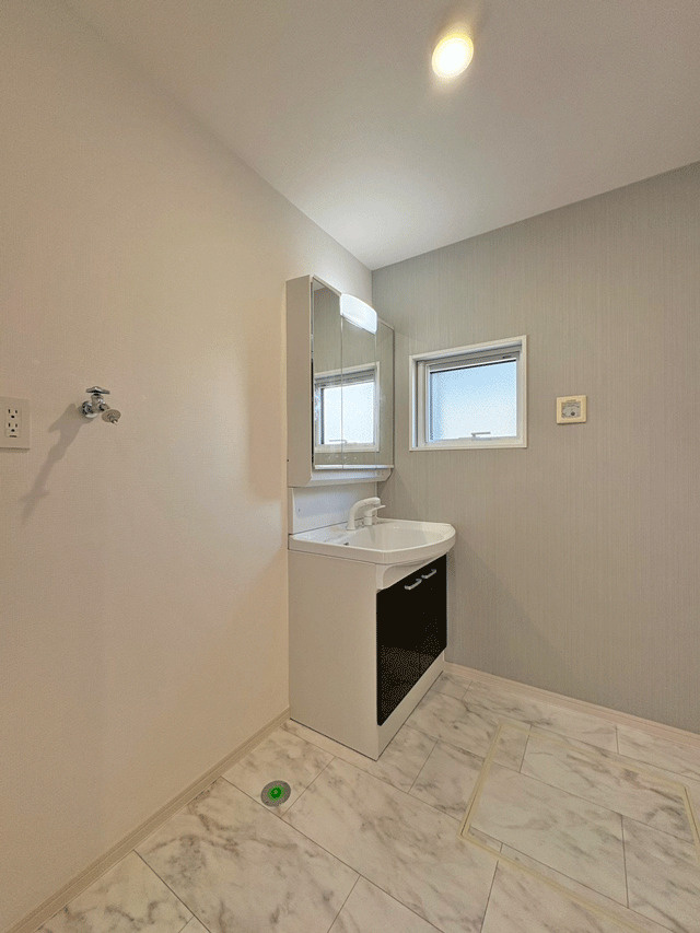 仙台市泉区鶴が丘2丁目の独立洗面台