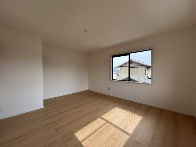 さぬき市造田是弘 戸建の洋室