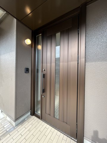 さぬき市造田是弘 戸建の玄関