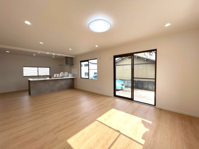 さぬき市造田是弘 戸建の居間・リビング