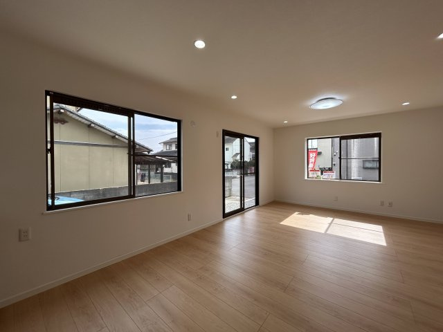 さぬき市造田是弘 戸建の居間・リビング