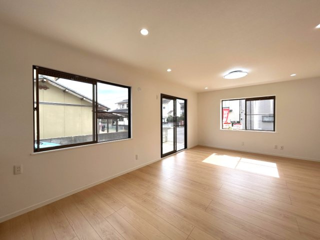 さぬき市造田是弘 戸建の居間・リビング