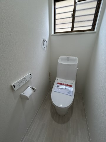 さぬき市造田是弘 戸建のトイレ