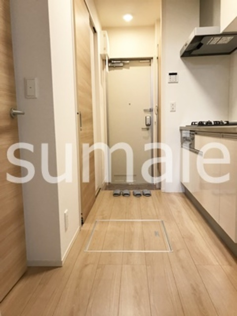 ハーヴェストWESTのキッチン|グリル付三口コンロ。