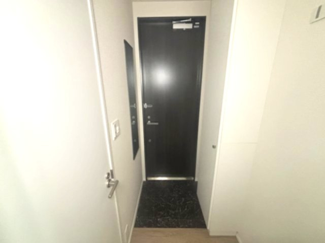 ホワイトメゾン御影の玄関