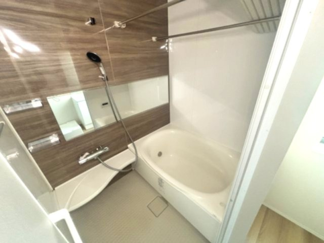 ホワイトメゾン御影の浴室