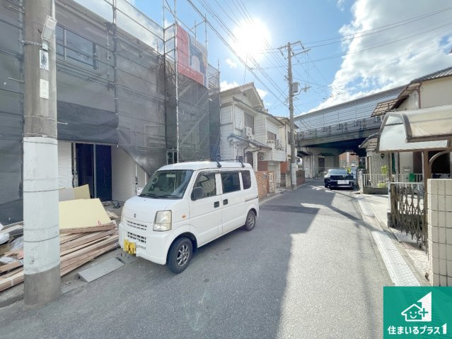 羽曳野市碓井　第1期　新築一戸建ての前面道路含む現地写真|周辺は落ち着いた街並みの住宅地！子育てがしやすい住環境です！まだ未完成ですが、現地でしかわからない事もございます。是非一度ご覧ください。