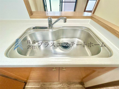 【その他】 | プレステージ西明石EAST | 洗剤やスポンジ入れがあります♪使いやすそうなシンクです♪