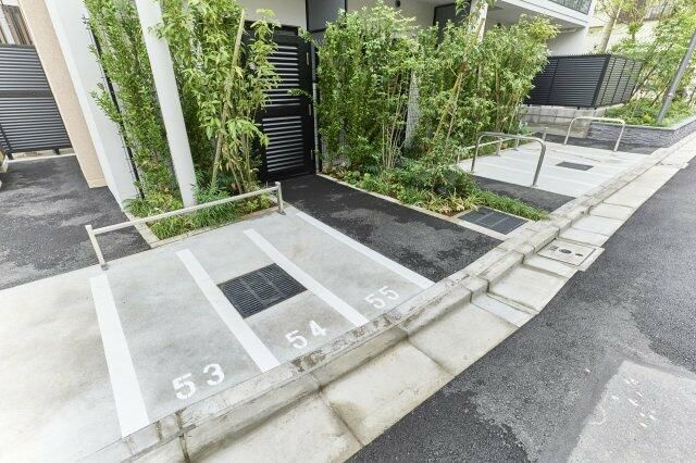 プラウドフラット墨田曳舟ディアージュの駐車場