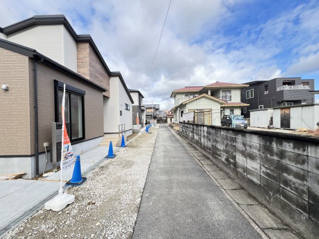 桜井市大福 ２号棟 の前面道路含む現地写真