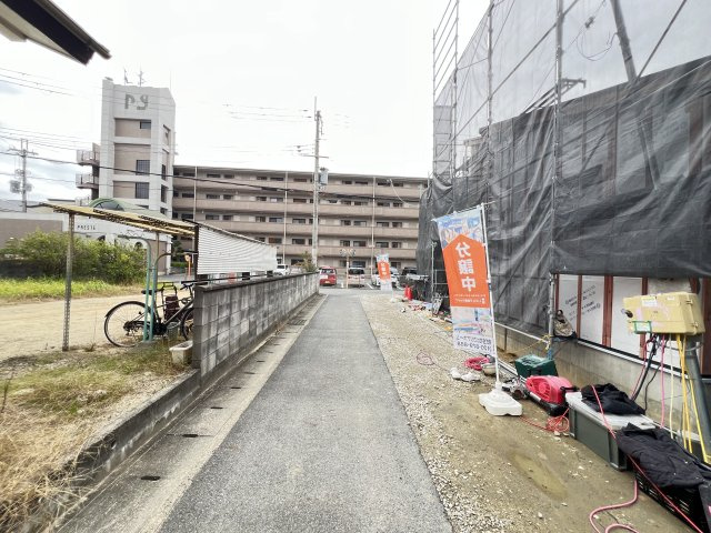 桜井市大福 ２号棟 の前面道路含む現地写真