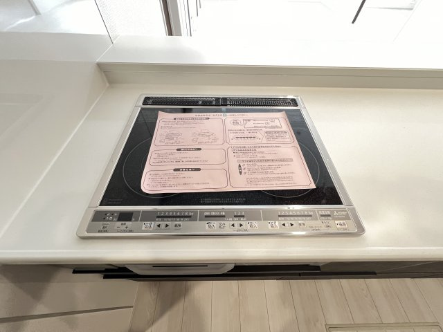 桜井市大福 ２号棟 のキッチン|IHクッキングヒーター3口