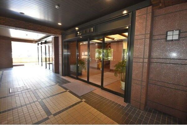 センチュリパークユニ東梅田のエントランス