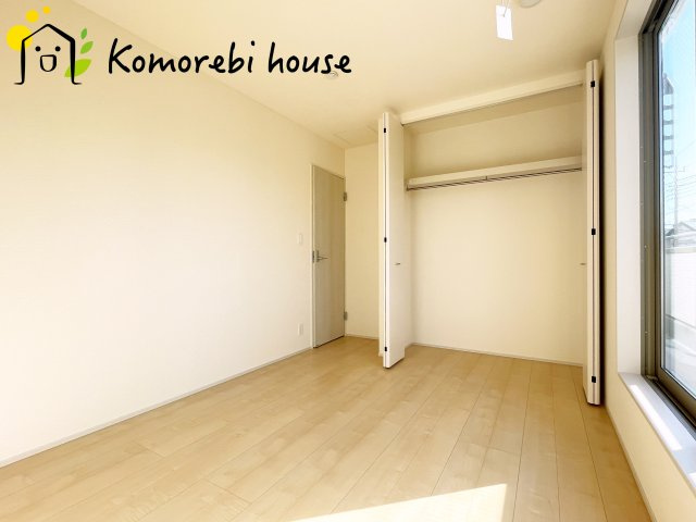 さいたま市見沼区堀崎町　新築一戸建て　リーブルガーデン　01の洋室|広々とした洋室です