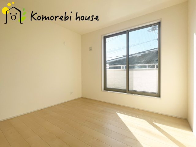 さいたま市見沼区堀崎町　新築一戸建て　リーブルガーデン　01の洋室|広々とした洋室です