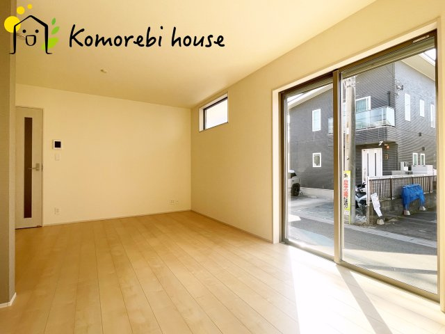 さいたま市見沼区堀崎町　新築一戸建て　リーブルガーデン　01の居間・リビング|使いやすい居間です