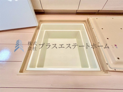 【その他】 | 垂水区星陵台 戸建 | キッチンの床下収納です♪洗面所にもあります♪