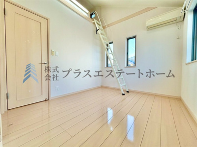 【洋室】 | 垂水区星陵台 戸建 | ロフト付き洋室♪天井が高く開放感があります♪