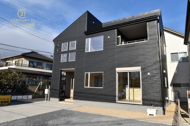 リーブルガーデン  ひたちなか堀口　第4　1の外観|勝田駅車5分。堀口小徒歩7分、勝田第二中徒歩16分。
水戸市方面へも出やすく通勤、通学、お買い物にも便利な立地。
3台並列駐車可能です。