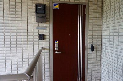 【玄関】 | ウエスト　フィールド　B棟