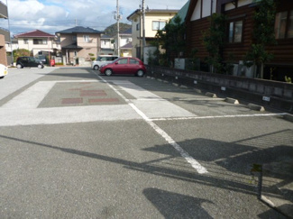 【駐車場】