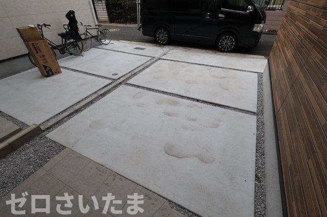 《仲介手数料無料》練馬区大泉学園町４丁目12-19新築一戸建てKEIAI GRACEの駐車場