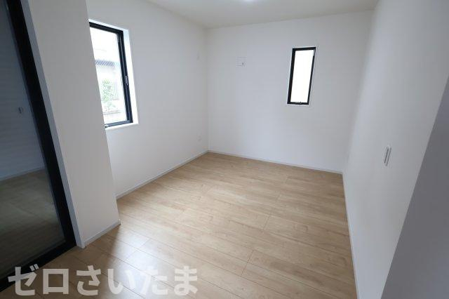 《仲介手数料無料》練馬区大泉学園町４丁目12-19新築一戸建てKEIAI GRACE|リビングとつながっている洋室4.5帖