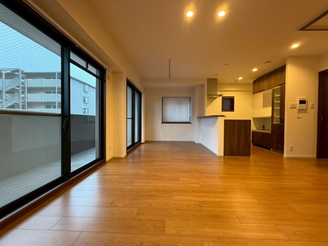 ユニライフ桃山台の居間・リビング