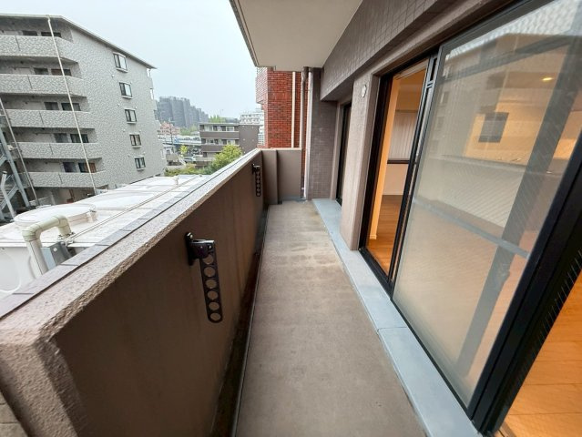 ユニライフ桃山台のバルコニー