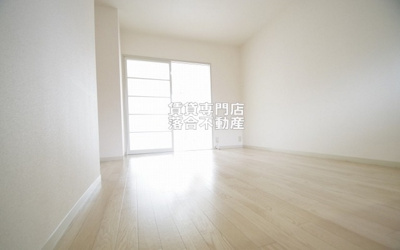 【寝室】 | メゾン・フリーダム | 開放感のある居室