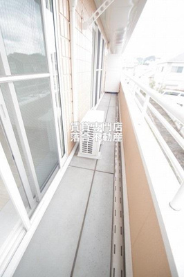 【バルコニー】 | メゾン・フリーダム | 広々としたバルコニー