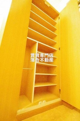 【玄関】 | メゾン・フリーダム | たっぷり入るシューズ収納