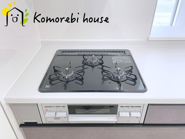 さいたま市見沼区堀崎町　新築一戸建て　リーブルガーデン　02のキッチン|お料理しやすいキッチンです