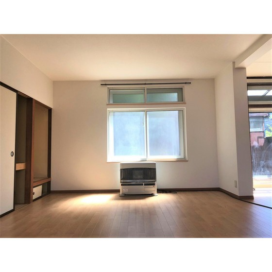 室蘭市知利別町2丁目11-11戸建の居間・リビング