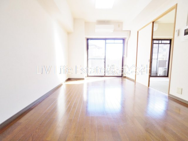 ウエルカーサ花小金井の居間・リビング