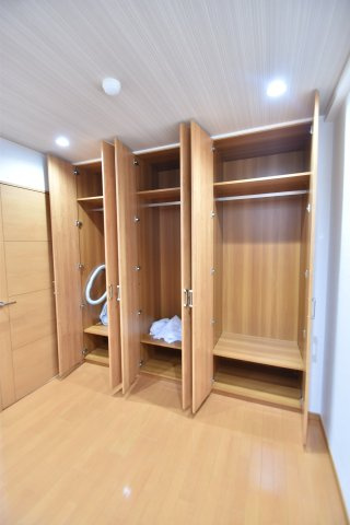 大阪市城東区今福西１丁目の賃貸マンションの収納