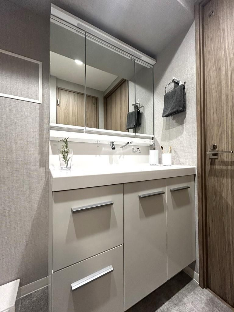 府中市押立町１丁目の中古マンションの独立洗面台