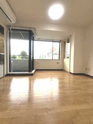 【居間・リビング】 | ワイティーコート | 類似のお部屋