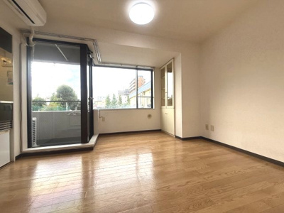 【居間・リビング】 | ワイティーコート | 類似のお部屋