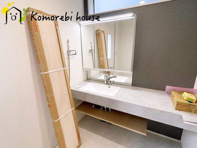 上尾市浅間台3丁目　3期　新築一戸建て　グランドールの丘　06の独立洗面台|朝の身支度には欠かせない独立洗面化粧台